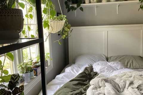 Sage Green Aesthetic Room Decor | Room inspiration bedroom, Room makeover bedroom, Room makeover..